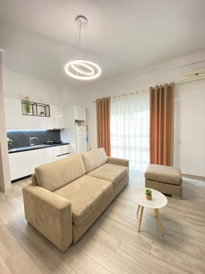 Newly Renovated One Bedroom Apartment In Тирана Екстер'єр фото