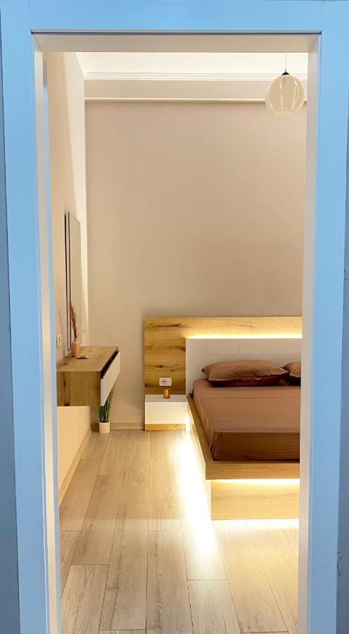 Newly Renovated One Bedroom Apartment In Тирана Екстер'єр фото